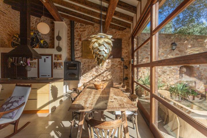 Exclusiva propiedad del siglo XIX con licencia vacacional (ETV) en Algaida photo 0