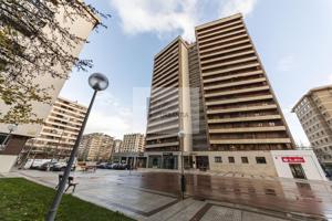 Gran piso de 198 m2 construidos en plena Avenida Sancho el Fuerte photo 0