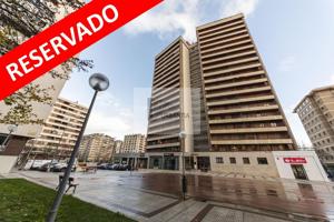 Gran piso de 198 m2 construidos en plena Avenida Sancho el Fuerte photo 0