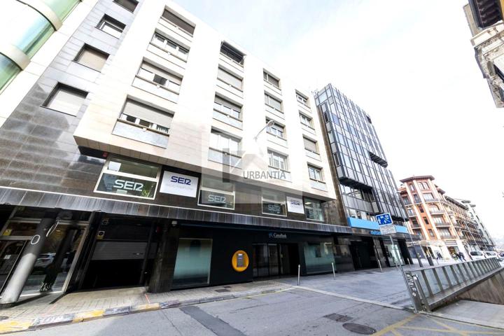Exclusivo ático tríplex en el centro de Pamplona photo 0