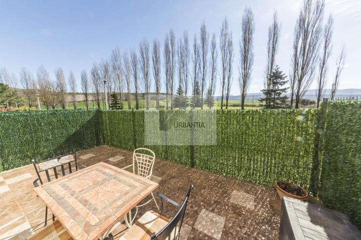 Espectacular Vivienda en planta baja con jardín y terraza en Mendillorri. photo 0