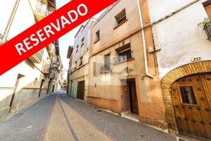 Singular vivienda en el corazón de Larraga. photo 0