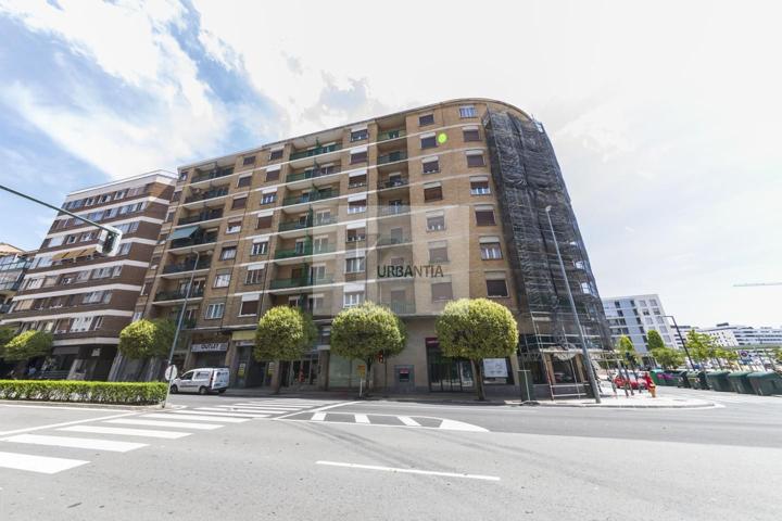 Encantador y luminoso apartamento en Avenida Zaragoza – Pamplona photo 0