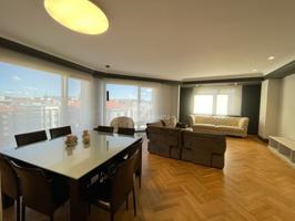 Piso en alquiler en Pamplona de 222 m2 photo 0