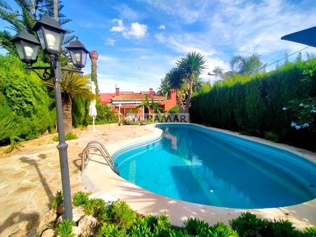CASA CON JARDIN Y PISCINA EN PLAYA MALVARROSA photo 0
