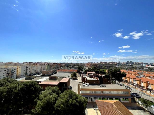AMPLIA Y SOLEADA VIVIENDA, 5 DORMITORIOS Y GRAN SALON CON FANTÁSTICAS VISTAS photo 0
