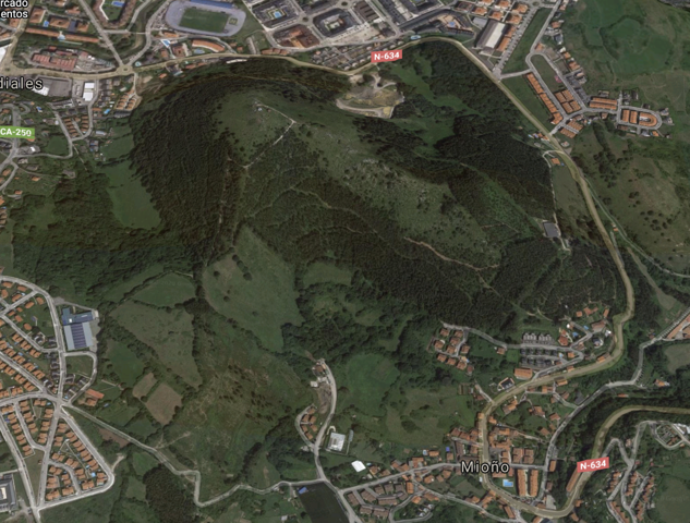 Terreno en venta en Castro-Urdiales de 15200 m2 photo 0