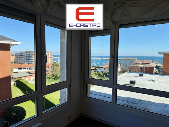 Piso en venta en Castro-Urdiales de 171 m2 photo 0