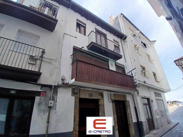 Piso en venta en Castro-Urdiales de 58 m2 photo 0
