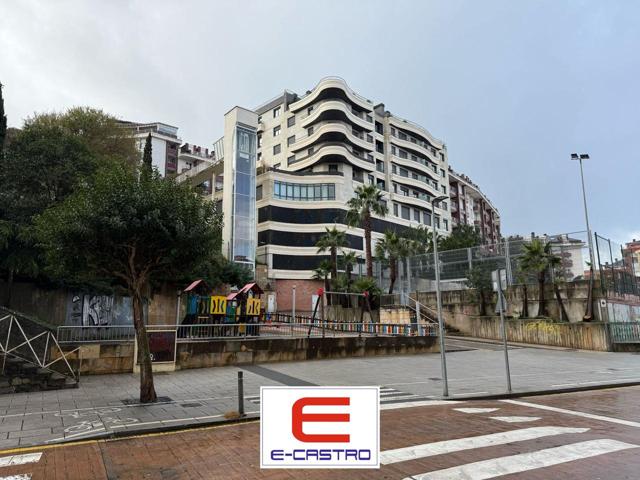 Piso en venta en Castro-Urdiales de 84 m2 photo 0