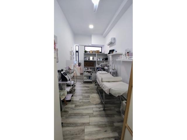 Local En venta en Fuengirola photo 0