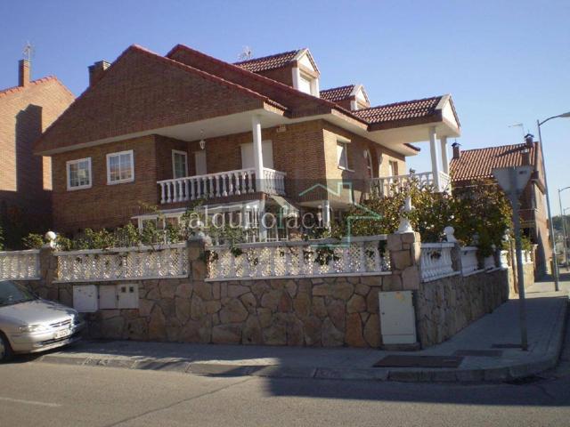 VENTA CHALET EN LEGANÉS photo 0