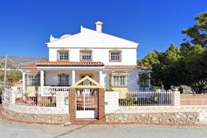 Casa en Venta en Molvízar, Granada photo 0