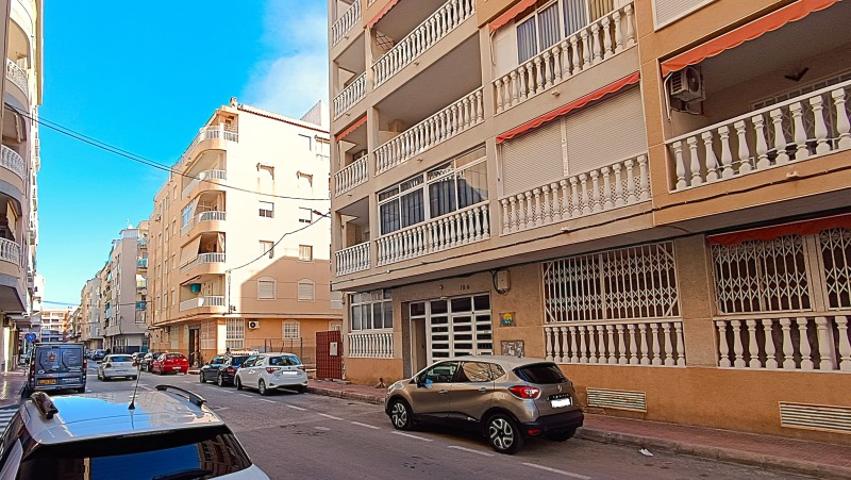 Piso en Venta en Torrevieja, Alicante photo 0