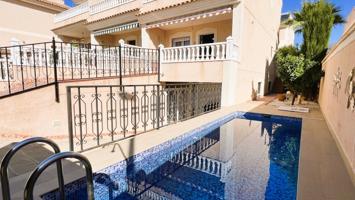 Dúplex en Alquiler en Los Viveros Torrevieja, Alicante photo 0