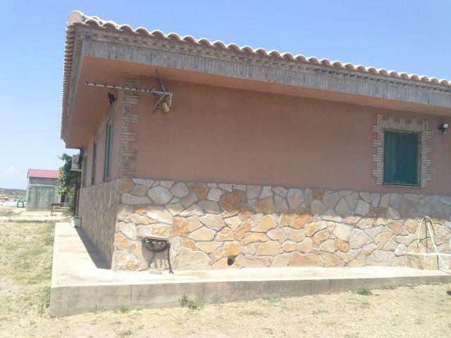 Casa en Venta en Zarza la Mayor, Cáceres photo 0