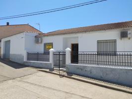 Casa en Venta en Ceclavín, Cáceres photo 0