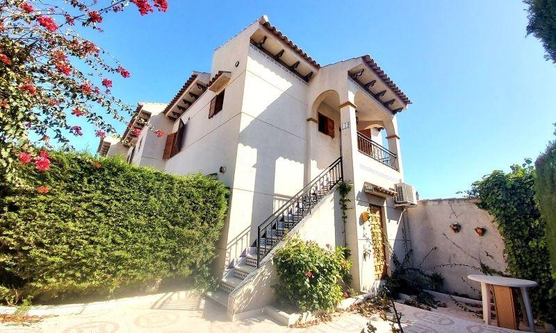 Casa en Venta en Torrevieja, Alicante photo 0