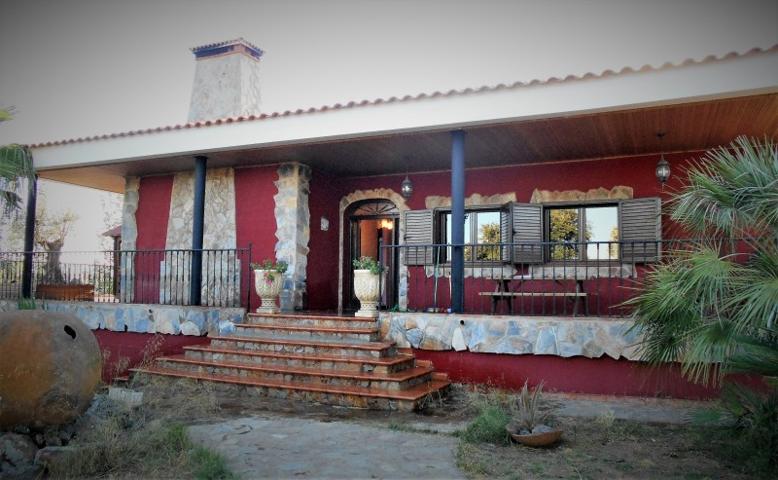 Casa en Venta en Santa Marta, Badajoz photo 0