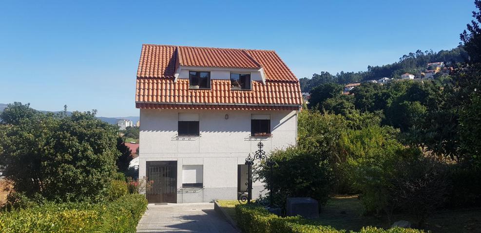 Casa - Chalet en venta en Vigo de 1210 m2 photo 0