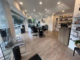 Se traspasa salón de peluquería en pleno funcionamiento photo 0