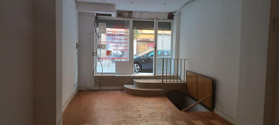 Local en venta en Madrid de 125 m2 photo 0