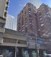 Local en venta en Madrid de 105 m2 photo 0