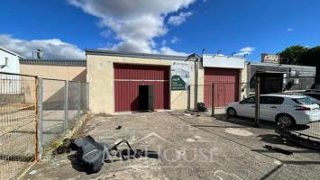 Nave Industrial en venta en Sevilla la Nueva de 278 m2 photo 0