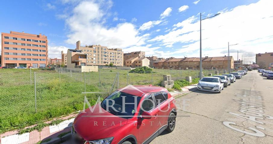 Terreno en venta en Parla de 181 m2 photo 0