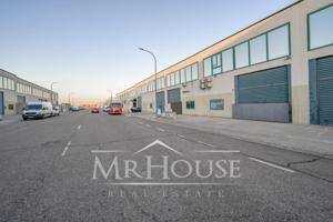 Nave Industrial en venta en Yuncos de 477 m2 photo 0