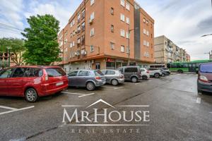 Piso en venta en Parla de 91 m2 photo 0