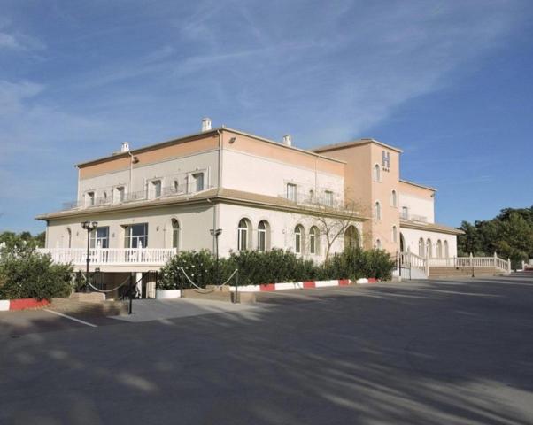 Edificio en venta en Baeza de 2735 m2 photo 0