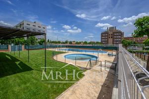 Piso en venta en Parla de 109 m2 photo 0