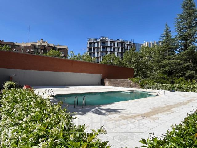 Piso en venta en Madrid de 100 m2 photo 0