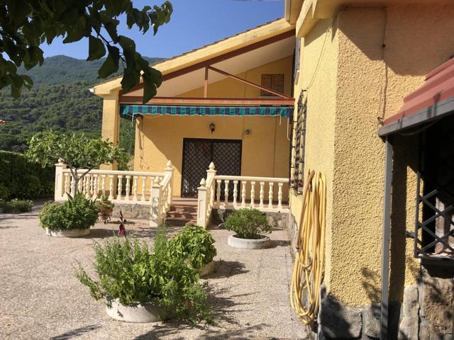 CHALET PAREADO EN LOS BARREROS photo 0