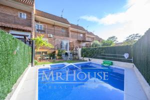 Casa - Chalet en venta en Parla de 260 m2 photo 0