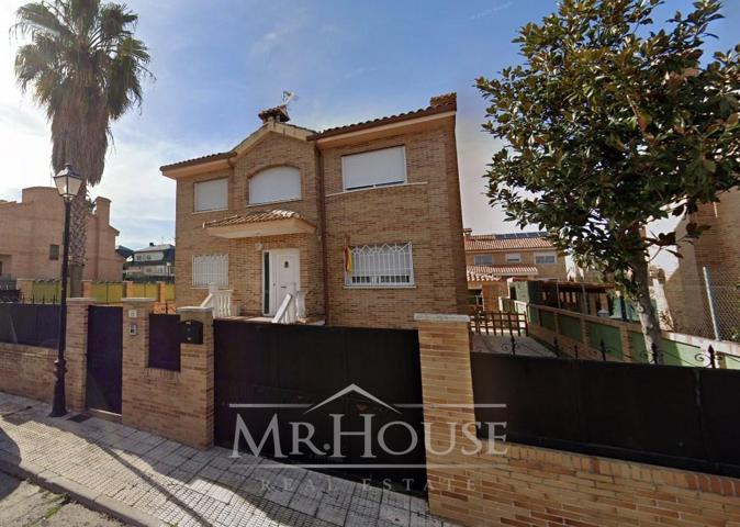 Casa - Chalet en venta en Serranillos del Valle de 384 m2 photo 0