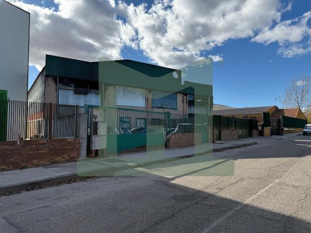 Nave Industrial en venta en Griñón de 1400 m2 photo 0