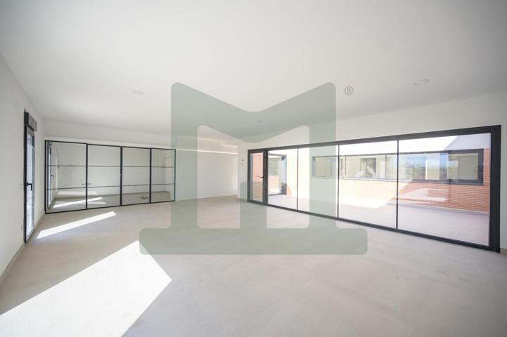 Pareado en venta en Griñón de 200 m2 photo 0