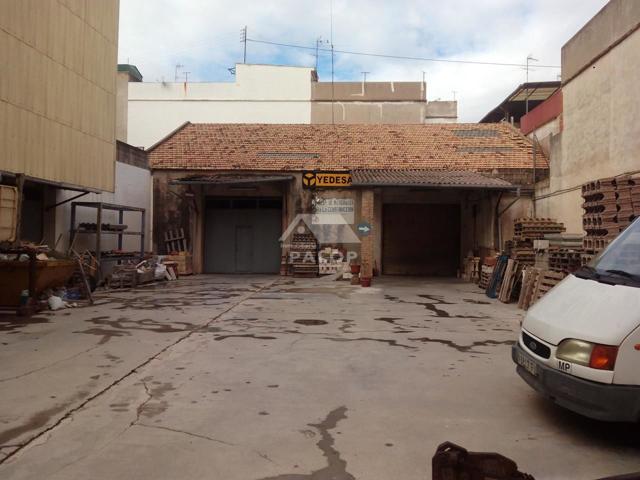Nave Industrial en venta en Carcaixent de 698 m2 photo 0