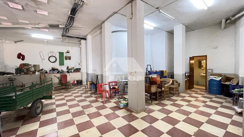 Local en venta en Carcaixent de 153 m2 photo 0