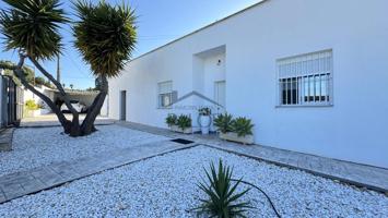 Chalet en venta en la Urbanización Monte Júcar photo 0