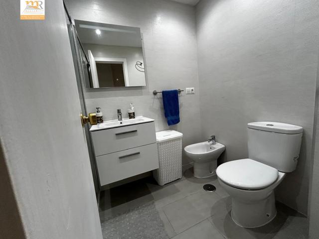 Primera línea de Playa, espectacular piso en venta, situado en primera línea de playa y a escasos metros del mar 🌊. photo 0