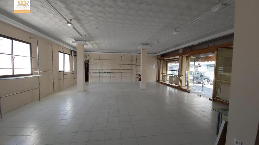 📍 Se ofrece en venta y-o alquiler un excelente local comercial situado en la calle San Sebastián número 70, Ubrique, Cádiz. photo 0