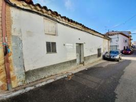 Casa de Pueblo en casco urbano de Mentrida con patio photo 0