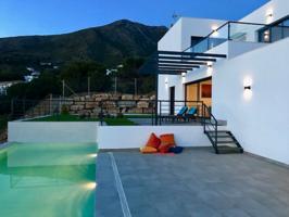 Nueva villa moderna - contemporánea construida en 2019 en la encantadora Urbanización Valtocado photo 0