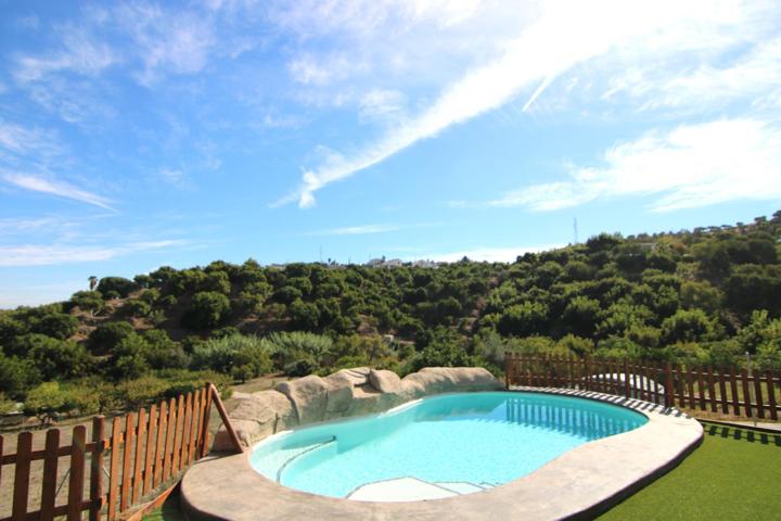 Villa independiente, buena zona, vistas despejadas. photo 0