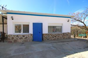 PARCELA RURAL CON CASA, ALMACEN Y ALBERCA. photo 0