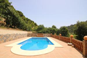 Finca con Vivienda, Piscina y Producción de Aguacates con licencia de (AFO) photo 0