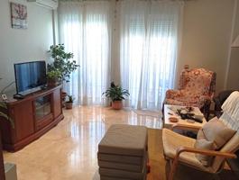 EN ALQUILER APARTAMENTO DE 2 HAB CON PATIO Y BALCÓN photo 0